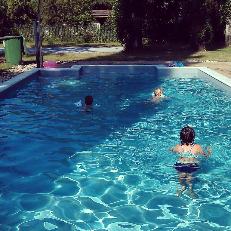 The swimming pool at or close to Hannajo apartman