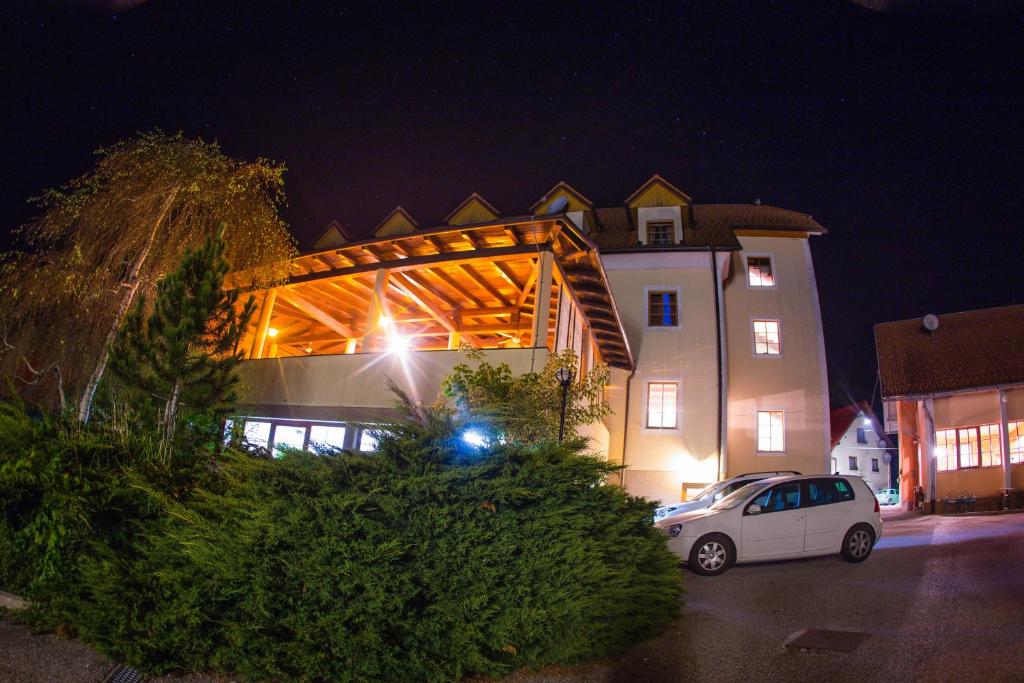 Budova, kde se hotel nachází