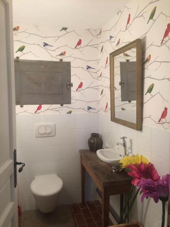 Ванна кімната в Chambres d Hôtes Les Filles Tresy