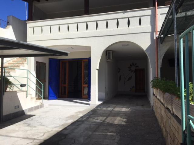 Fasada lub wejście do obiektu il girasole 2