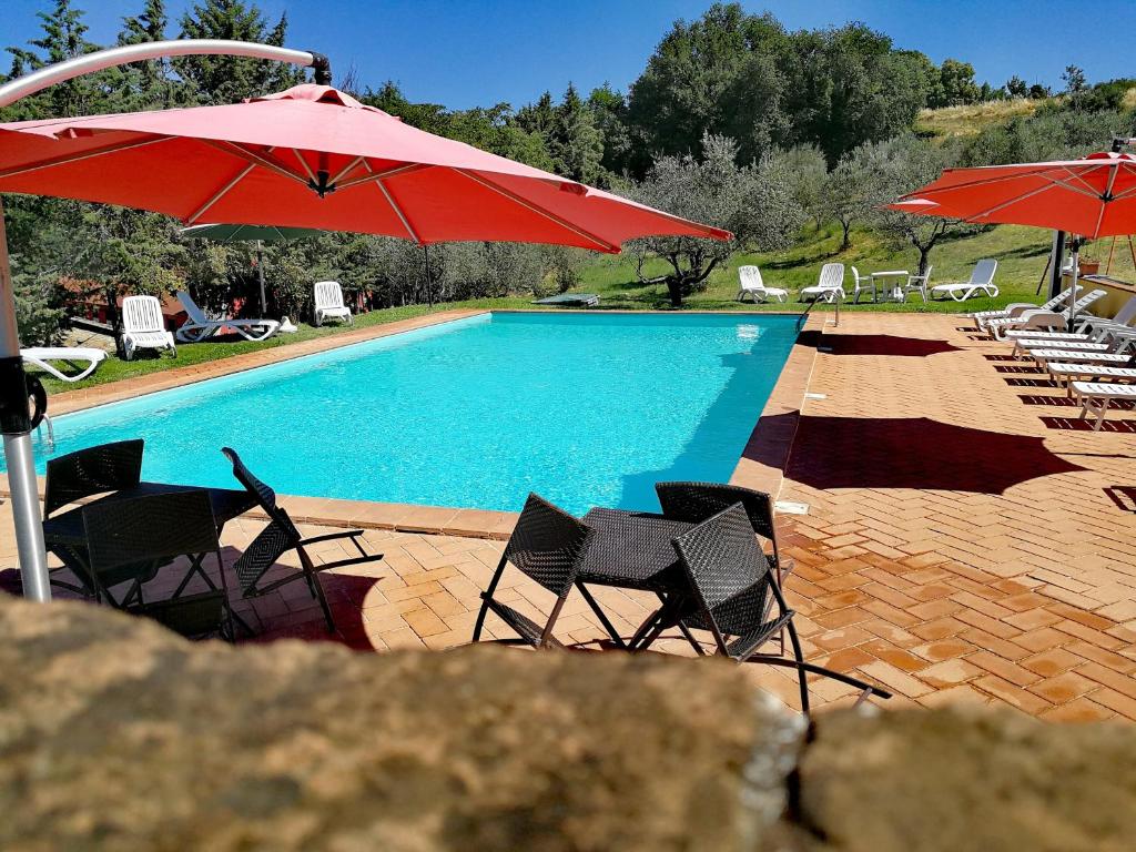 Bazén v ubytování Agriturismo Longetti nebo v jeho okolí