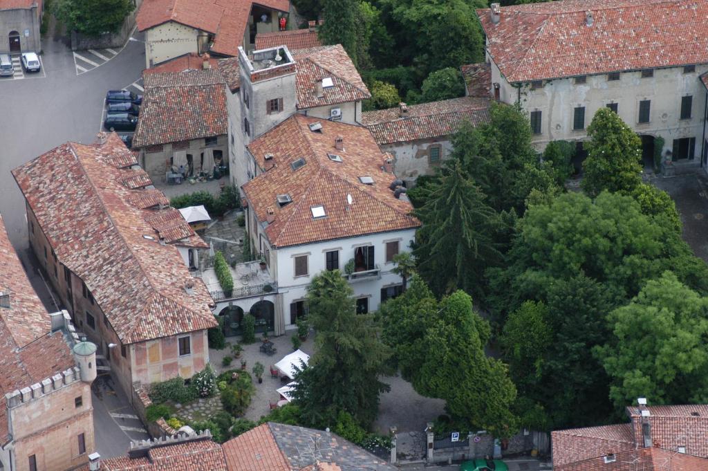 Gallery image of Hotel Locanda Dei Mai Intees in Azzate