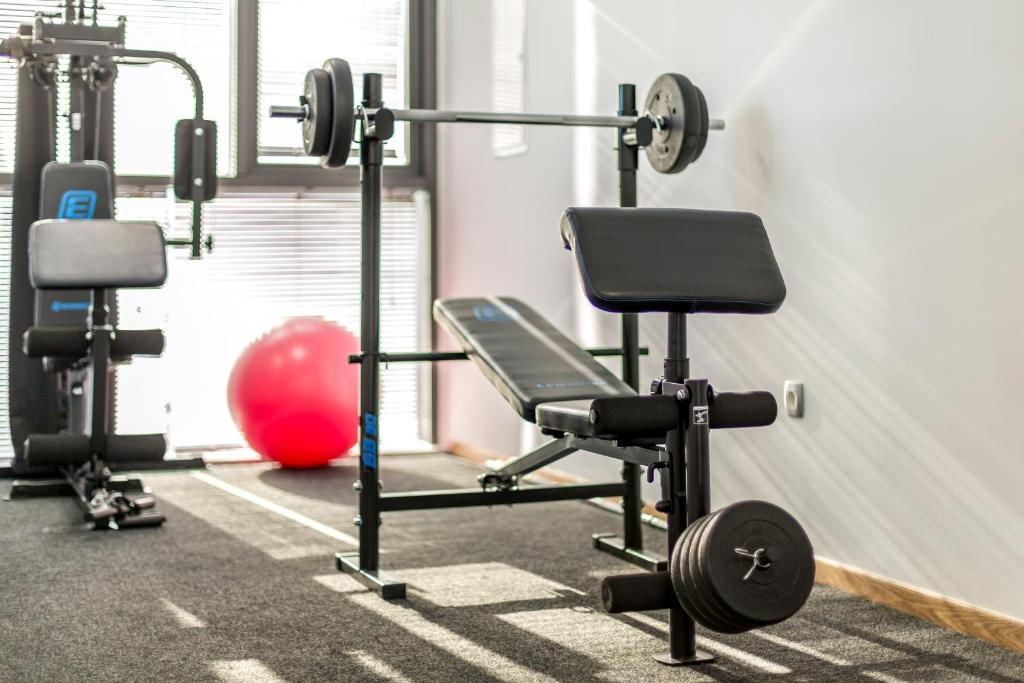 Posilňovňa alebo fitness centrum v ubytovaní Sea Pearl Luxury Apartment