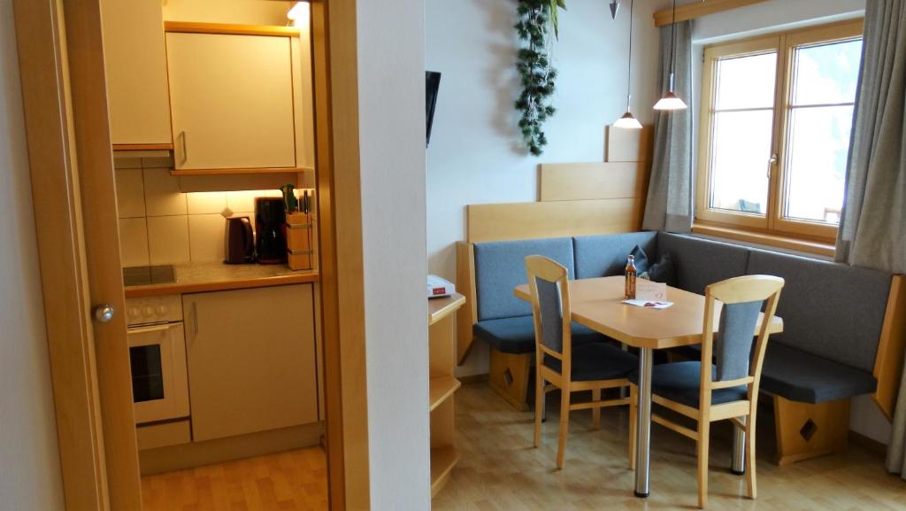 Kuchyňa alebo kuchynka v ubytovaní Großglocknerappartement