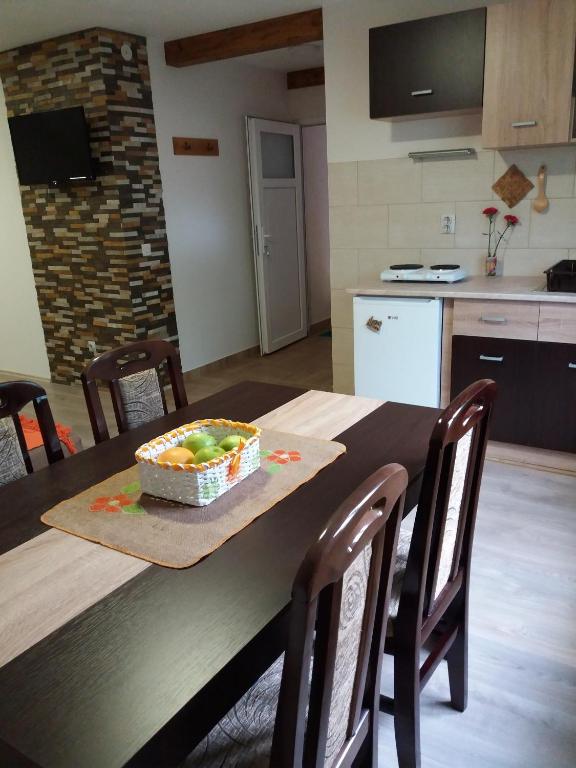 Kuchyň nebo kuchyňský kout v ubytování Apartmani Petar
