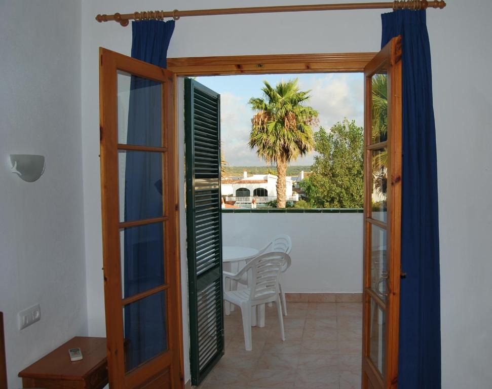 Apartamentos Jamaica, Fornells, Spain - Booking.com