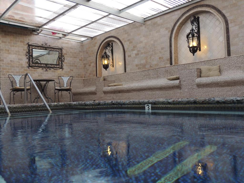 Bazén v ubytování Tuscan Springs Hotel & Spa nebo v jeho okolí