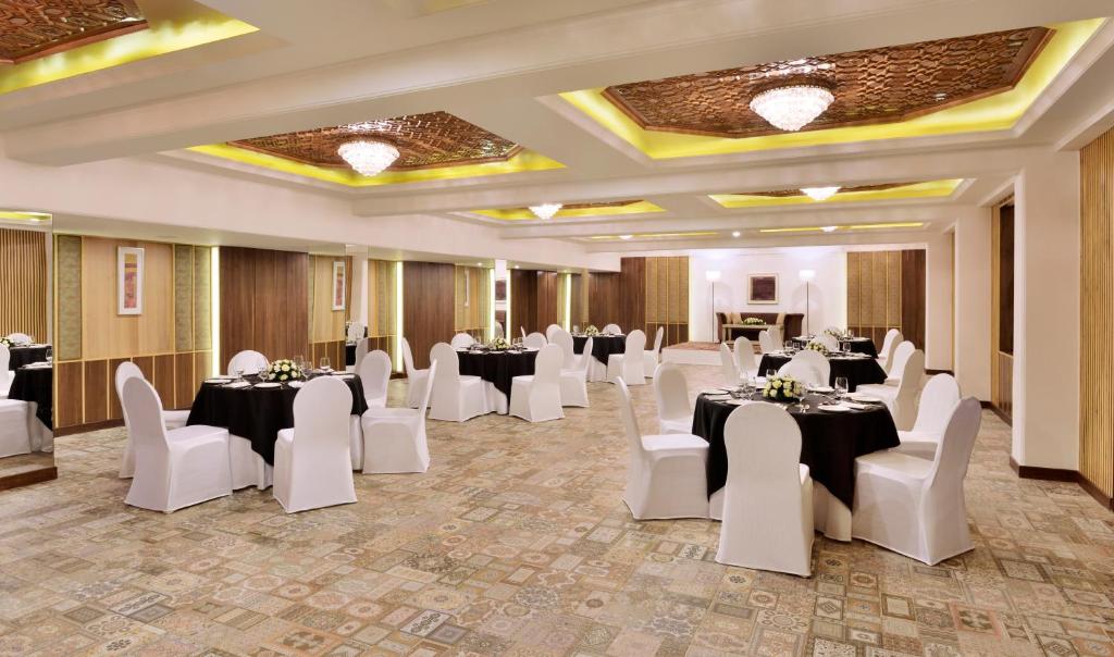 Restaurace v ubytování Radisson Srinagar