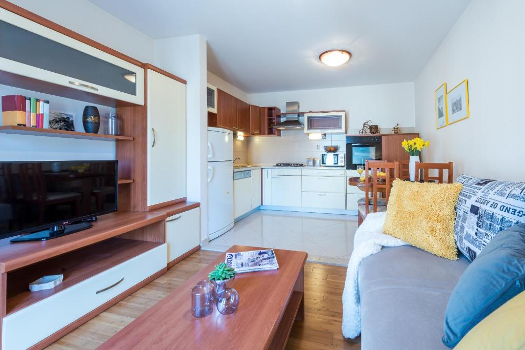 Kuchyňa alebo kuchynka v ubytovaní Summer Life Apartment