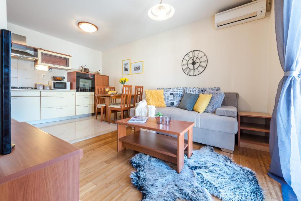 Kuchyňa alebo kuchynka v ubytovaní Summer Life Apartment