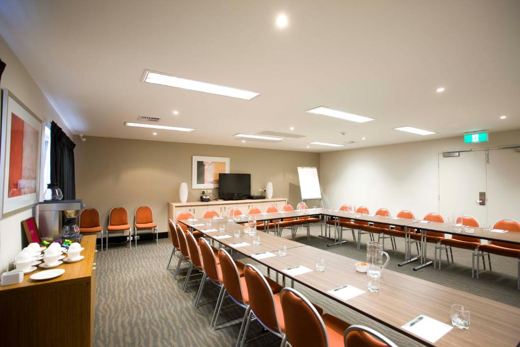Konferenční prostory v ubytování Gladstone Downtown Central Apartment Hotel Official