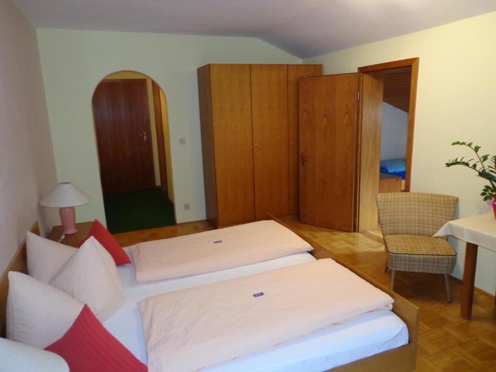 Pension Schamberger - Familiekamer Met Balkon