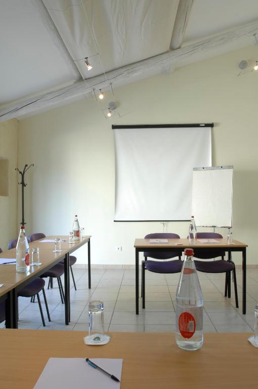 Konferenční prostory v ubytování Hotel Restaurant Le Clos De Pradines