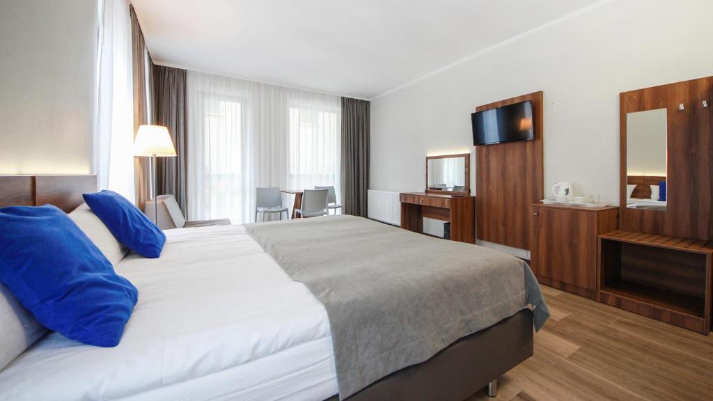 Bursztyn Park - Large Double Room