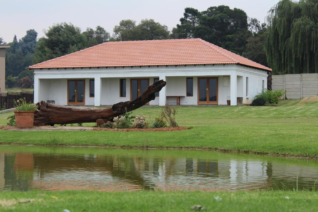 Landskap semula jadi dekat dengan rumah tamu ini