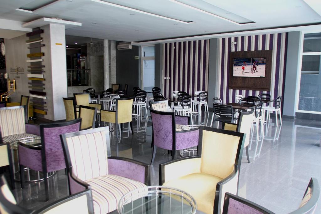 Restaurace v ubytování Hotel Monte Carlo