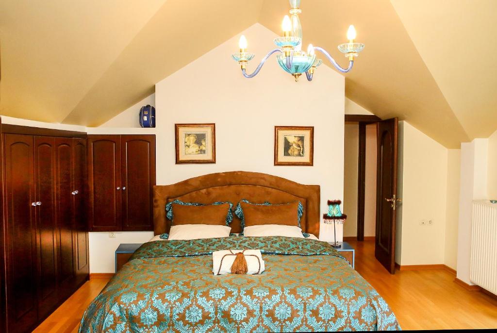 A bed or beds in a room at Villa Deluxe Sight