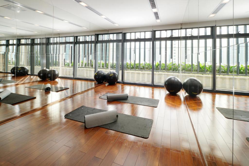 Fitness centrum a/nebo fitness zařízení v ubytování Fraser Suites Shenzhen, Near Huaqiang North Business Zone, Infinity pool, Offer 1 free breakfast