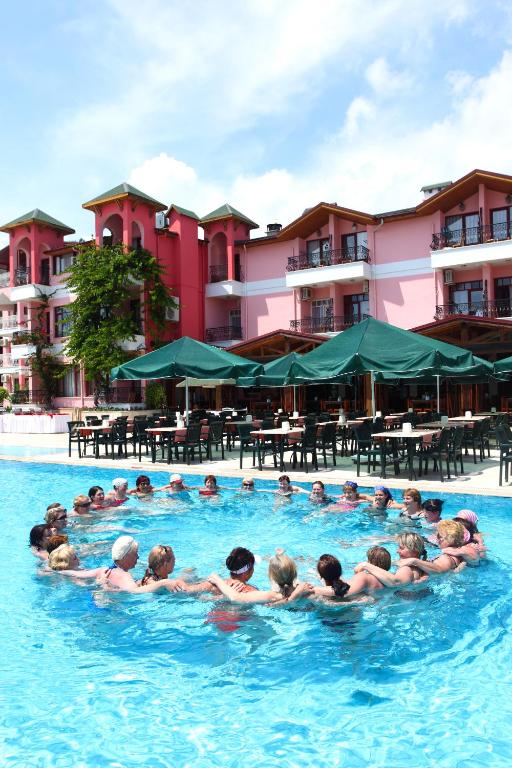 Bazén v ubytování Seagull Hotel nebo v jeho okolí