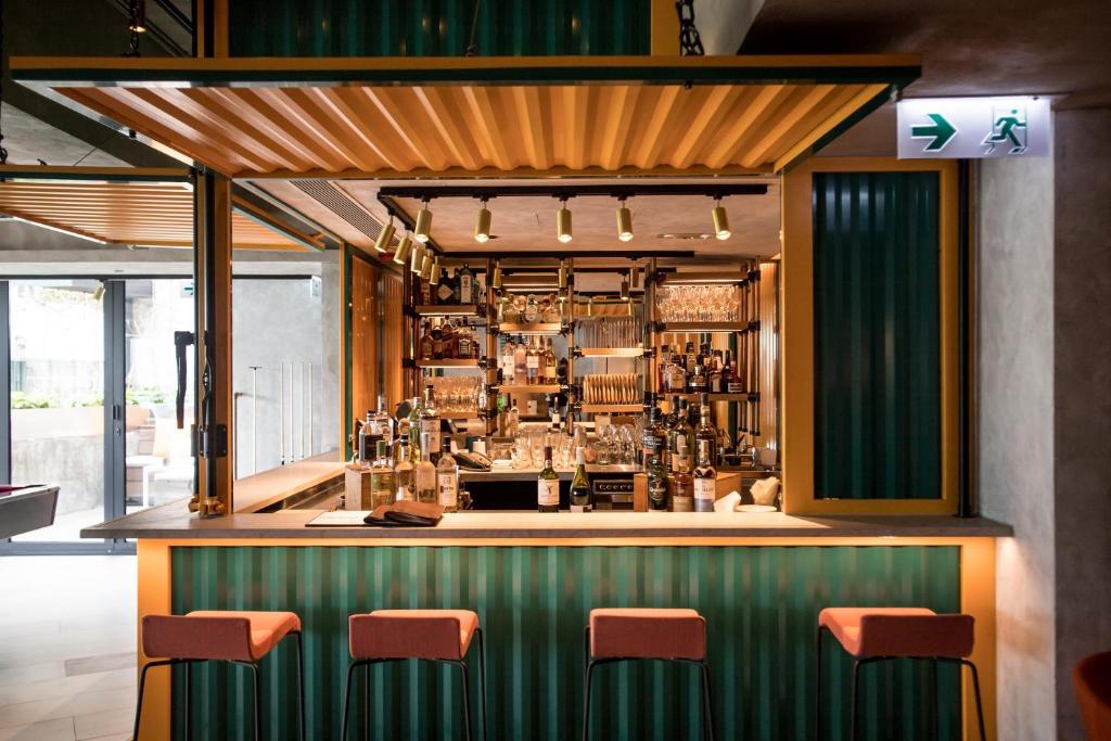 Salone o bar di Southside by Ovolo