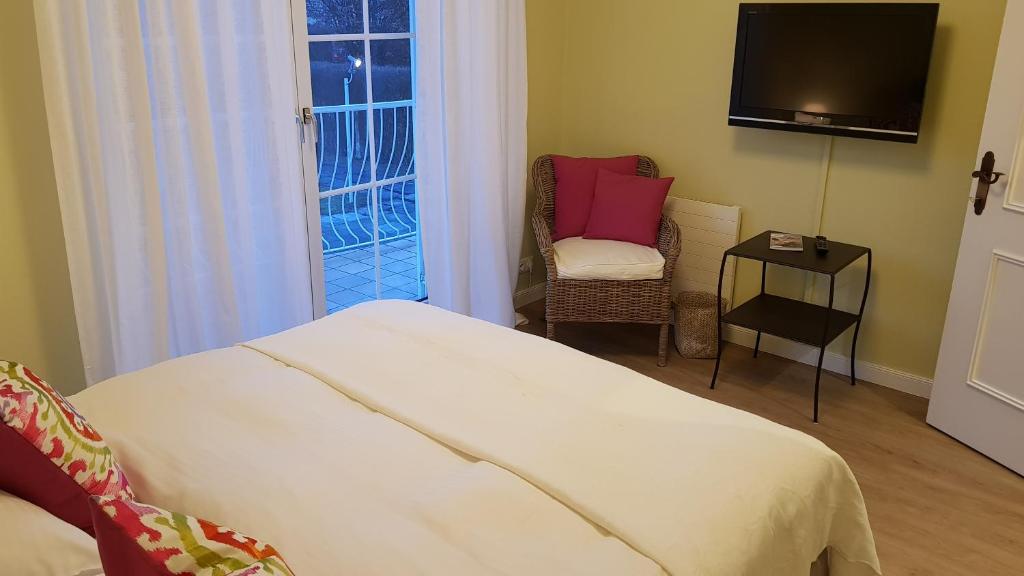 The Little Guesthouse - 17