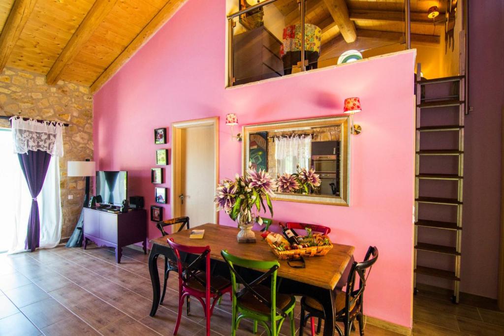 Posezení v ubytování Lilac Lilium Artistsvillas