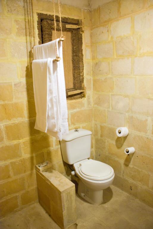 Baðherbergi á Albabenshal Lodge Siwa