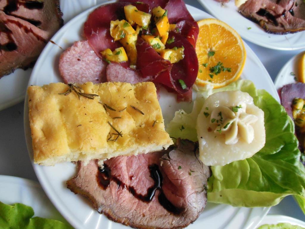 Jídlo v hotelu nebo okolí