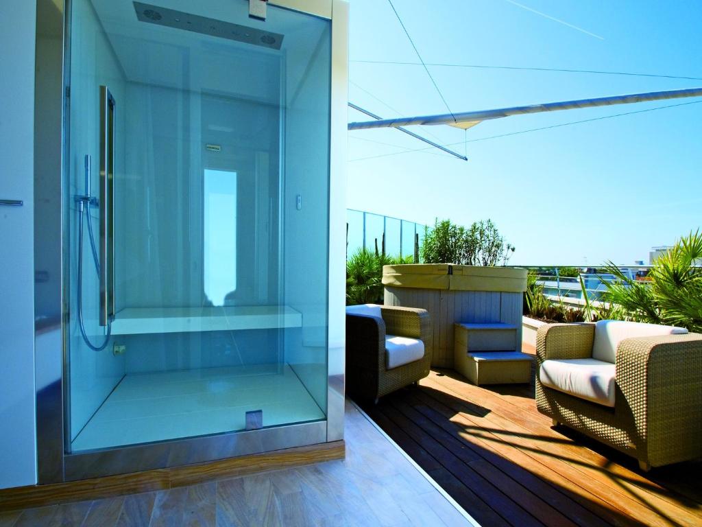 Балкон или терраса в Hotel Waldorf- Premier Resort