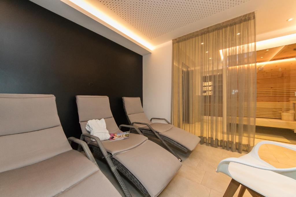 Posezení v ubytování Alpenhotel Tauernstüberl