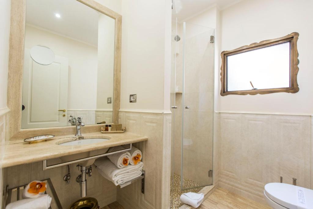 Kúpeľňa v ubytovaní Royal Suite Trinità Dei Monti
