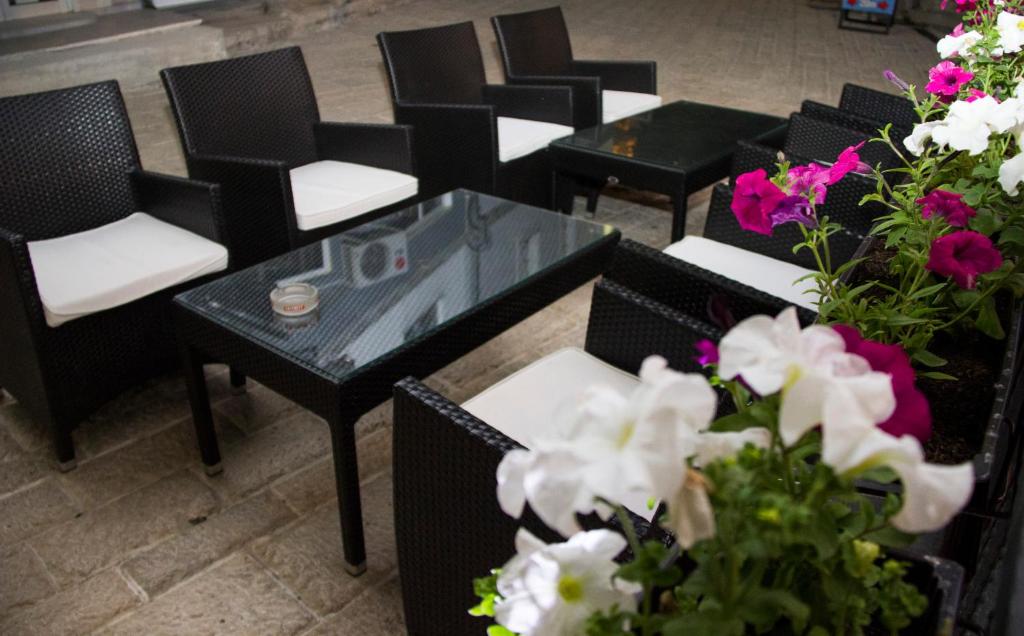 Restaurace v ubytování Hotel & Rooms Lombrelle