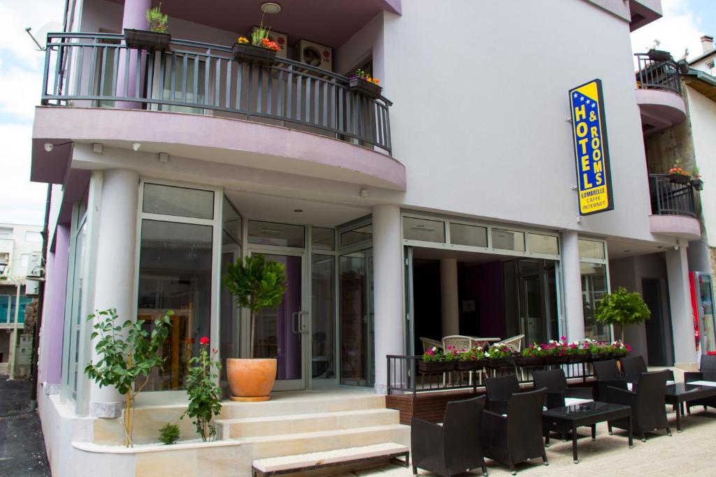 Budova, kde se hotel nachází