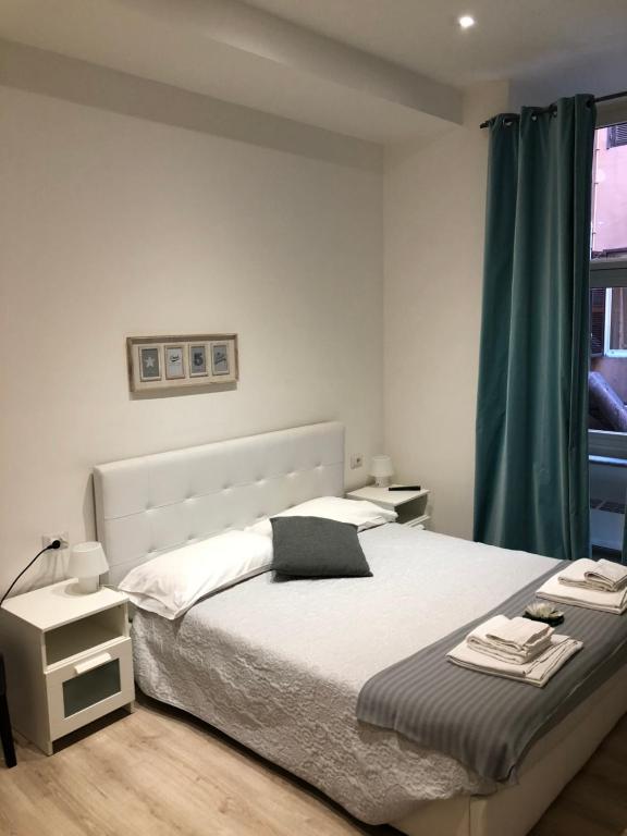 Spazio Cavour Guesthouse - Deluxe Room (2 Adults + 1 Child)