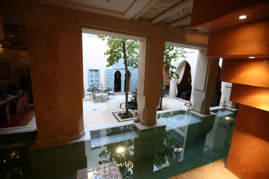 Bazén v ubytování Riad et Spa Misria Les Orangers nebo v jeho okolí