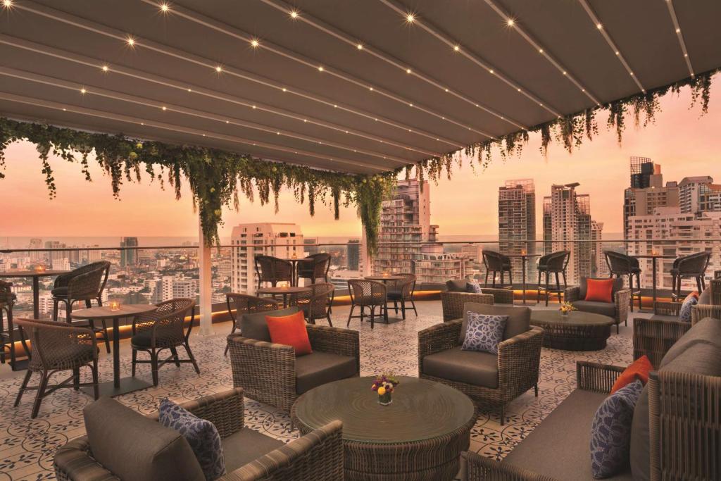 Hyatt Place Bangkok Sukhumvit 24 - Resim 10