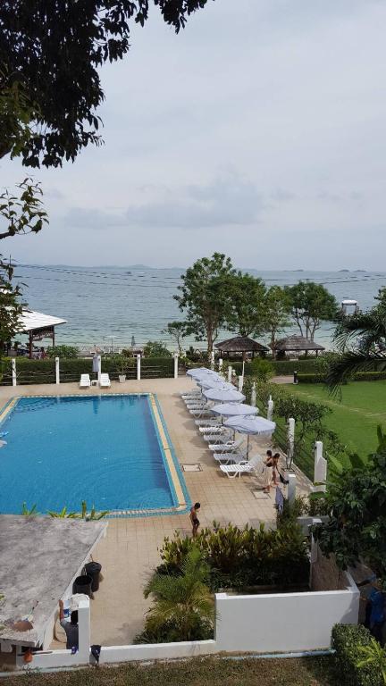 Bazén v ubytování Samed Cliff Resort nebo v jeho okolí
