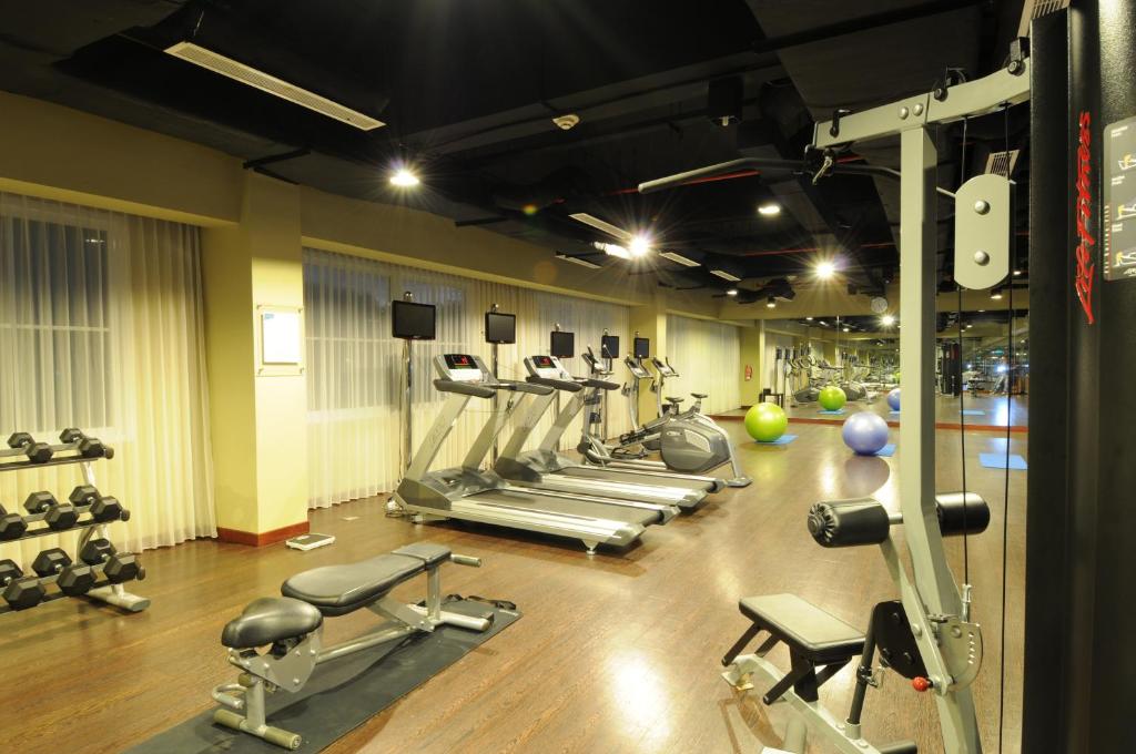 Fitness centrum a/nebo fitness zařízení v ubytování The Luxton Bandung