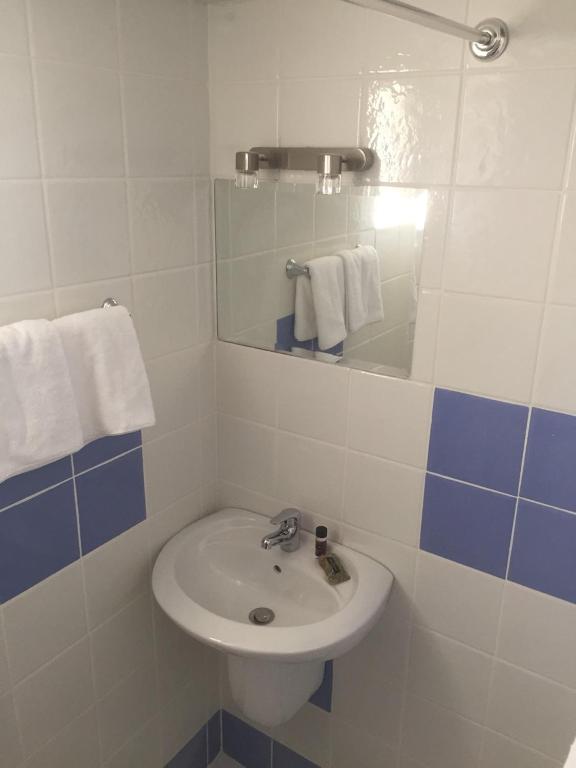 Vannituba majutusasutuses SimOtel Ermis