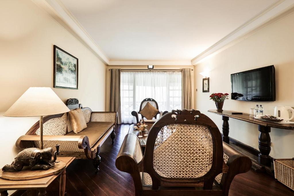 TV a/nebo společenská místnost v ubytování Safari Park Hotel