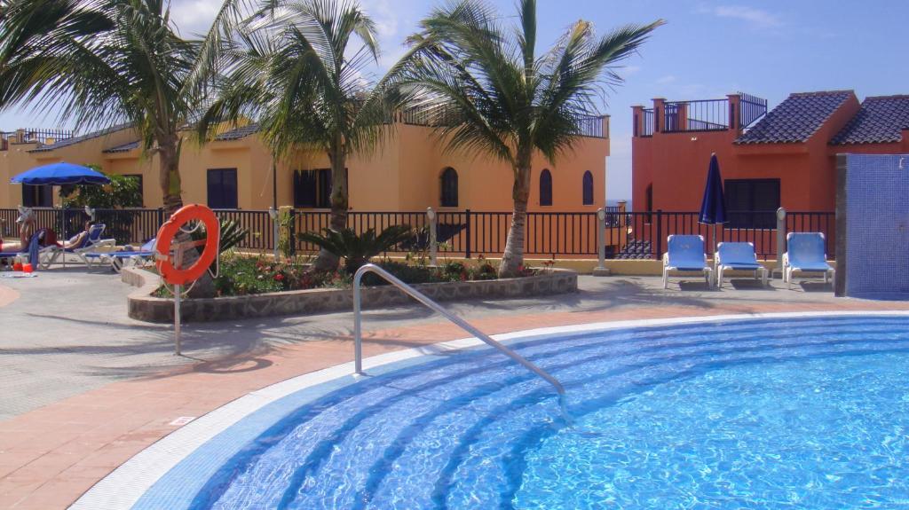 The swimming pool at or close to Bahia Meloneras Villa