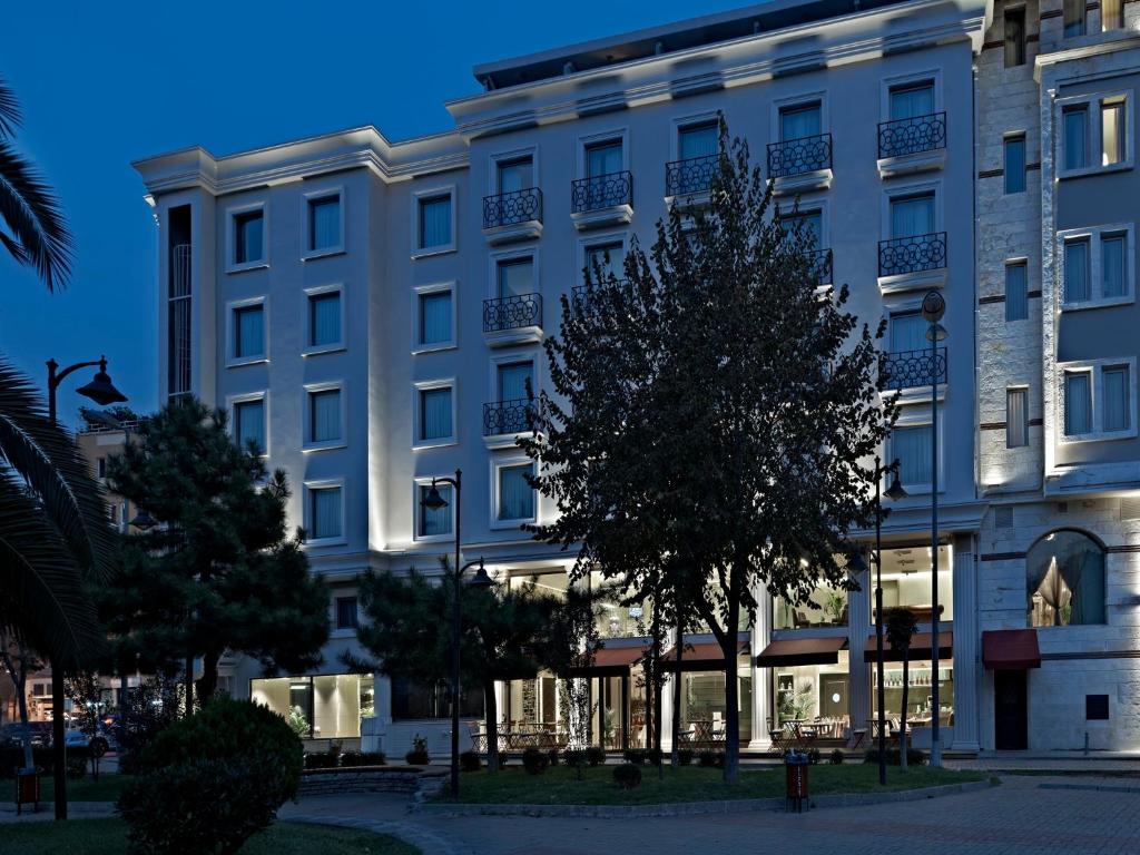 O edifício em que o hotel se localiza