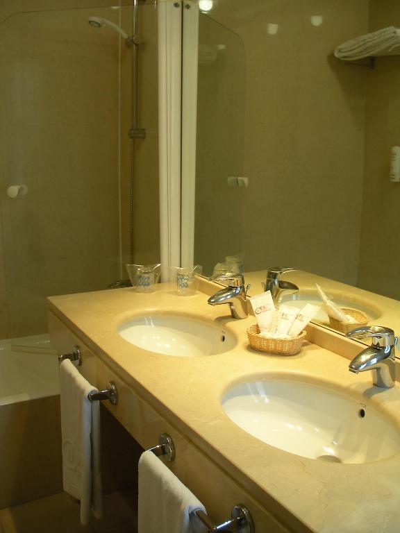 II Castillas Madrid - Resim 19