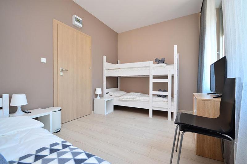G'HOSTEL - Economy Triple Room With Shared Bathroom