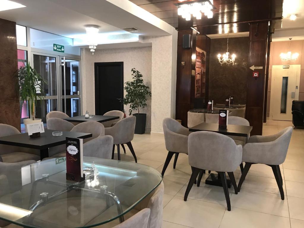 Posezení v ubytování Golden Inn Hotel