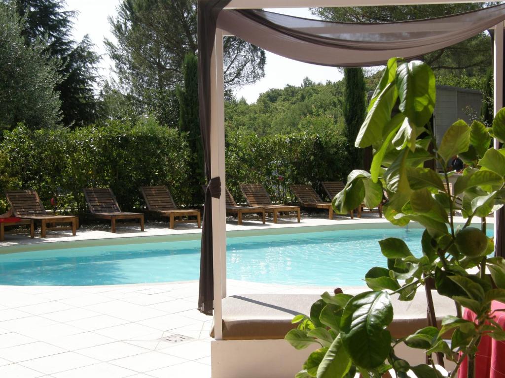 Bazén v ubytování El Patio Hotel nebo v jeho okolí