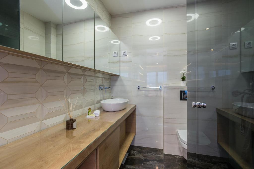 Łazienka w obiekcie Luxury Apartment Kortina