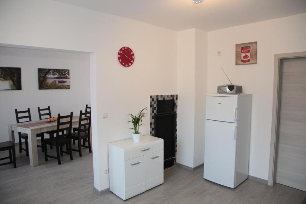 Kuchyň nebo kuchyňský kout v ubytování Ferienhaus Oberlausitz