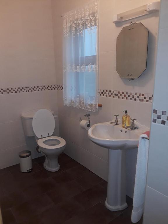 Koupelna v ubytování Bealaha House