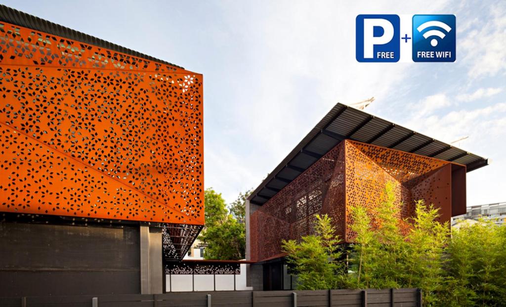 Inner City Haven Enviro-Luxury - with free Parking - Housity